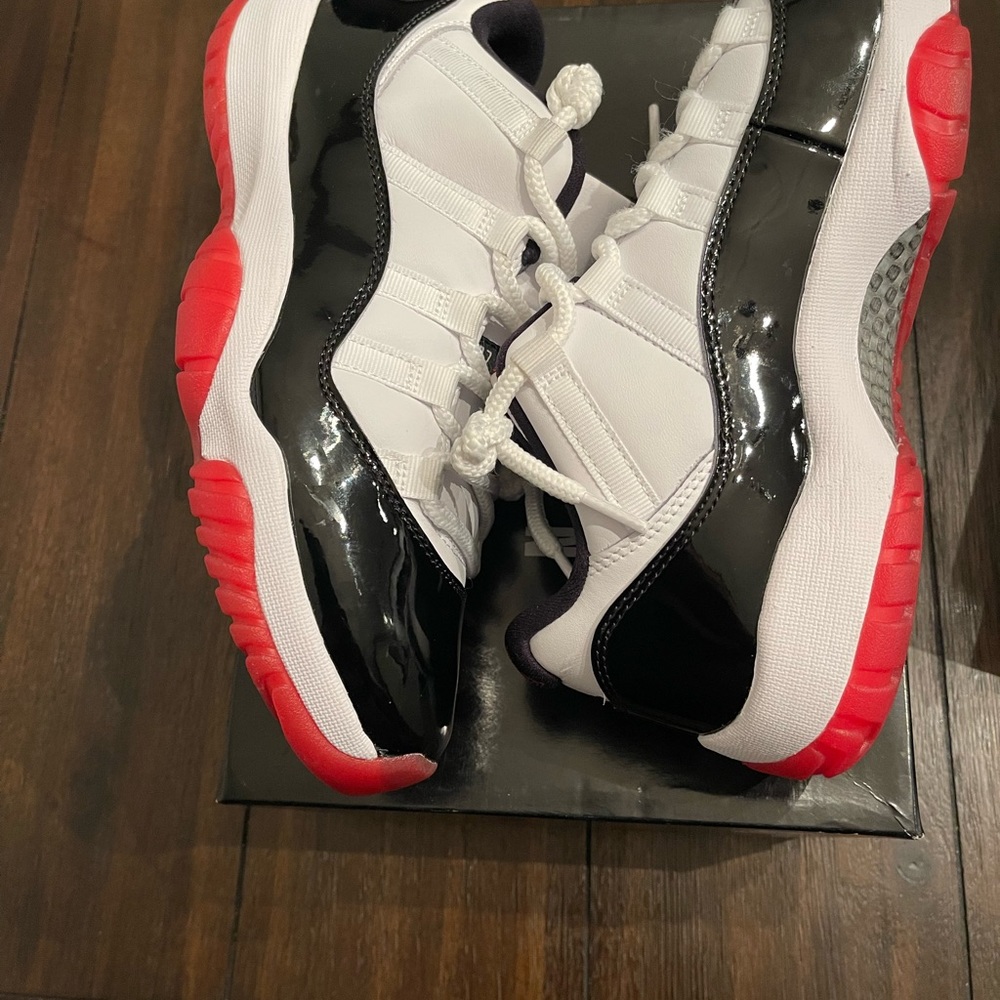 Jordan Retro 11 Low Bred - image 3